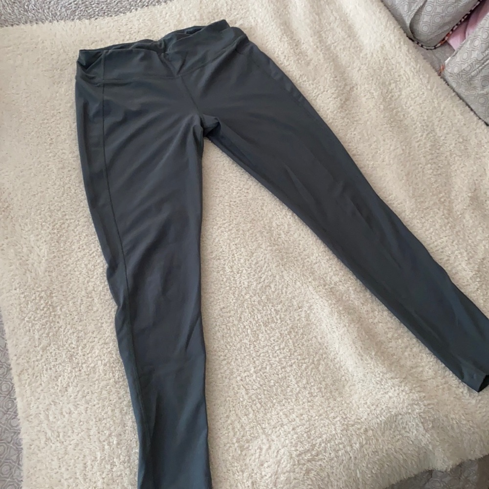 Green athletic leggings